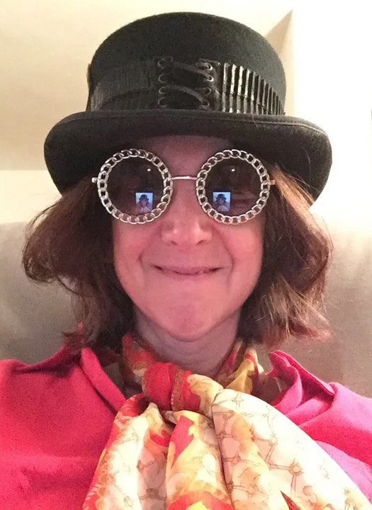 Ann_Hut_Brille.jpg